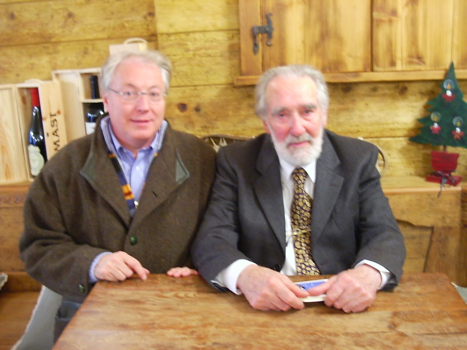 15 Con Mario Rigoni Stern ad Asiago il giorno dei suoi 85 anni